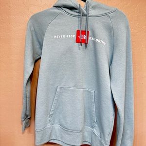 Hey everyone! I’m selling a NorthFace hoodie. I’ve worn it about two times!